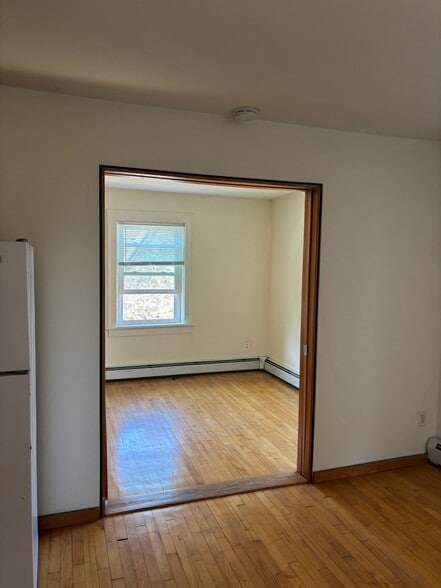 Building Photo - 612 Howard Plz