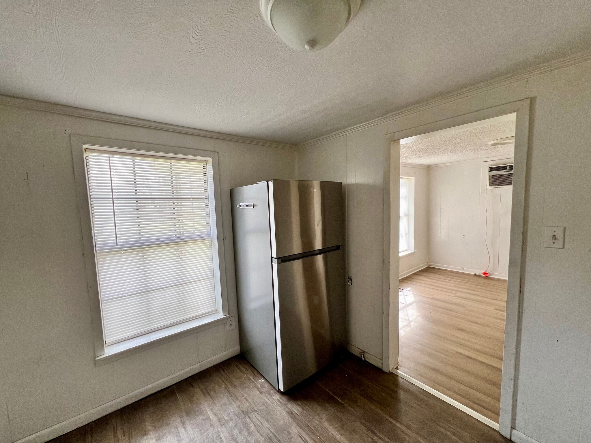 Building Photo - 1212 E Highland Ave