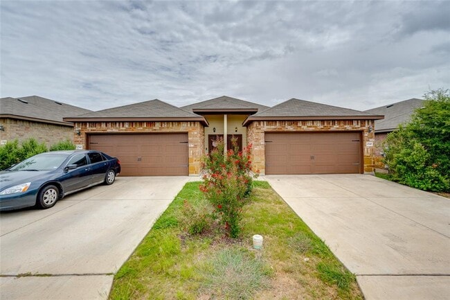 Primary Photo - 2545 Pahmeyer Rd