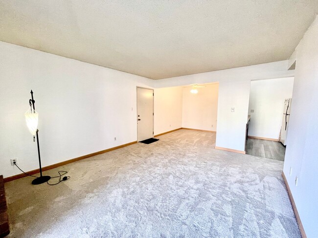 Building Photo - Cozy 1 Bed/1 Bath in Lakewood