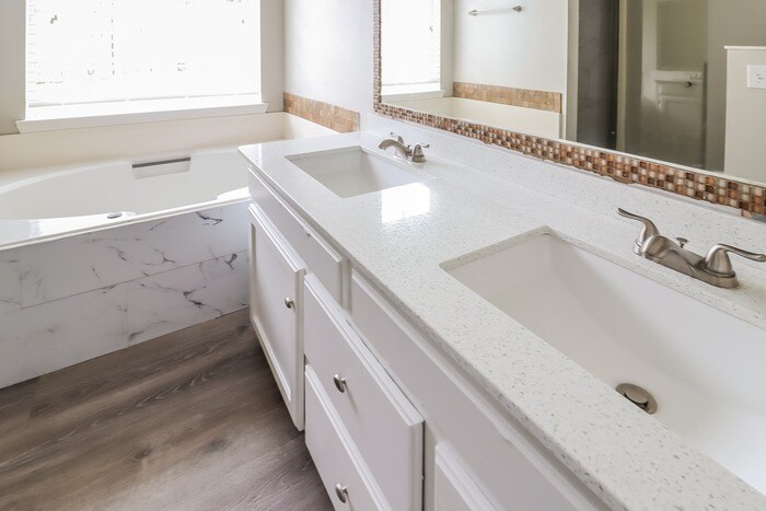 Building Photo - 518 Baronne St