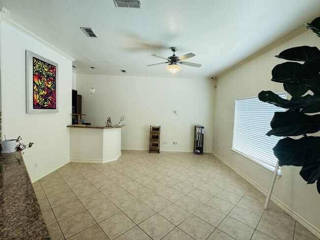 Building Photo - 102 Cardinal Ln