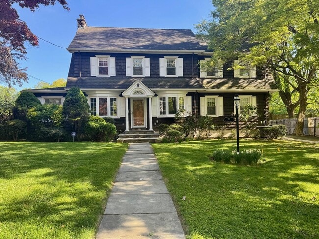 Primary Photo - 29 Willetts Rd