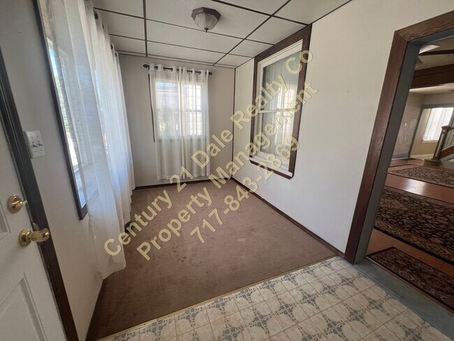 Building Photo - 3 Bedroom Home in Red Lion School District