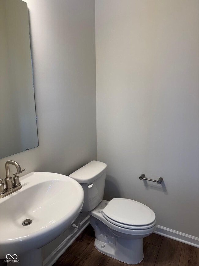 Building Photo - 14555 Elsmere Ln