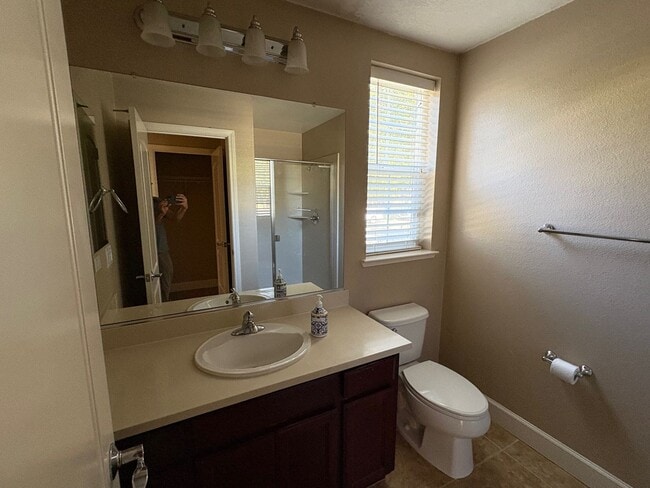 Building Photo - 1/2 off ONE months rent special