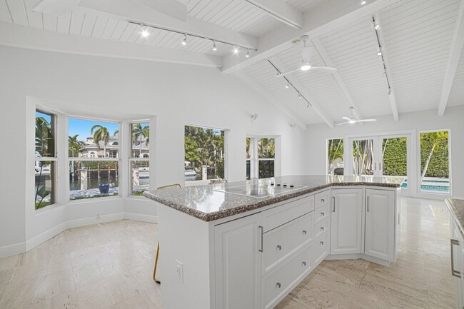 Building Photo - 2519 Barcelona Dr