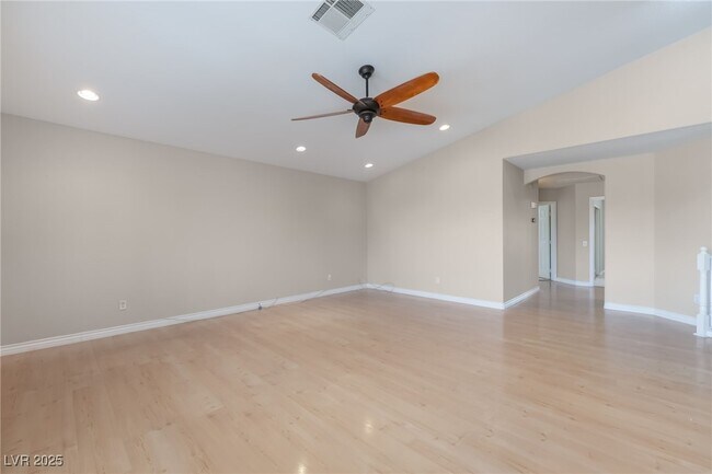 Building Photo - 8516 Summer Vista Ave