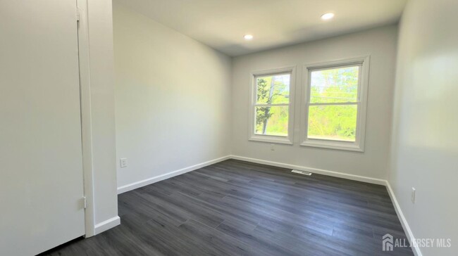 Building Photo - 412 Ryders Ln