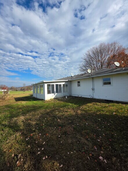 Building Photo - 3187 Licking Valley Rd