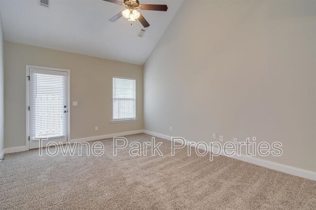 Building Photo - 232 Mossy Bank Dr