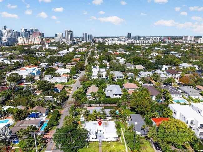 Building Photo - 401 NE 14th Ave