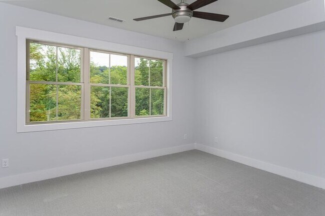 Building Photo - New Construction Rental-Asheville!