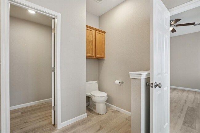 Building Photo - 4937 Hartson