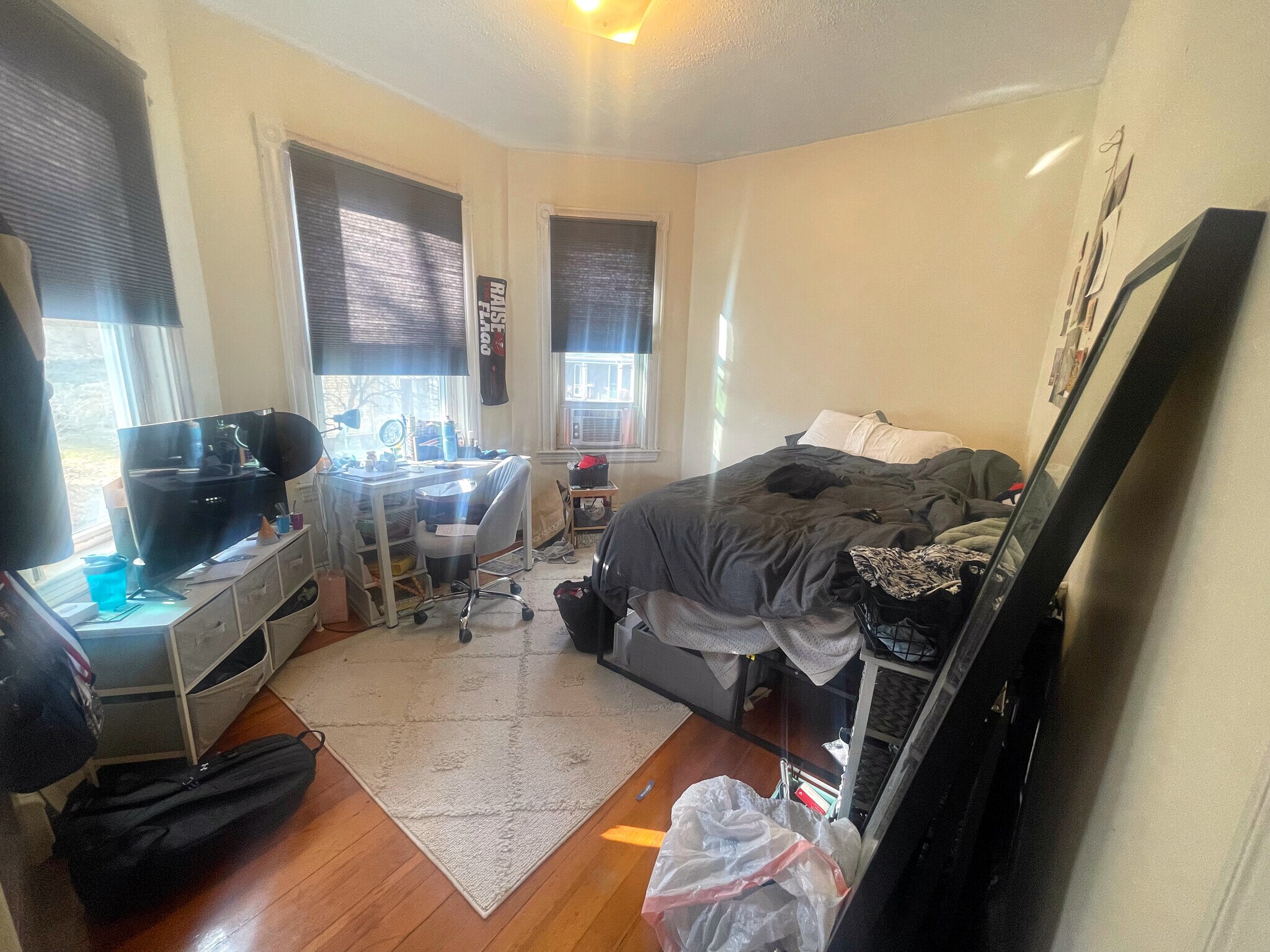 Building Photo - 9 Hillside St