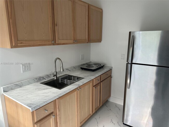 Building Photo - 1765 SW 21st St