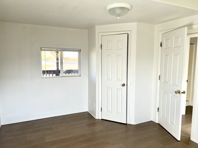 Building Photo - 272 E 200 S