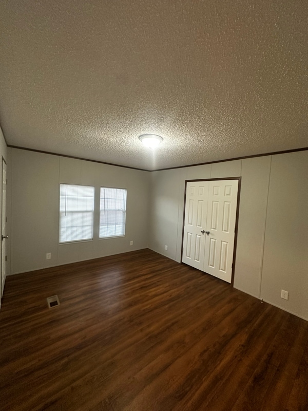 Building Photo - 9477 Lansdowne Rd