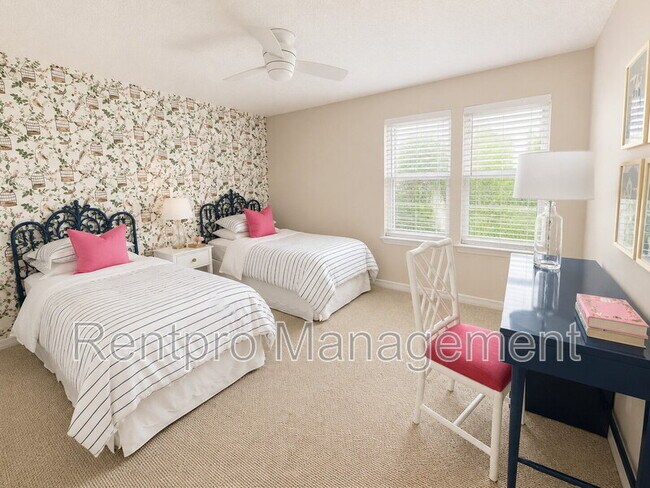 Building Photo - 4002 Crockers Lake Blvd