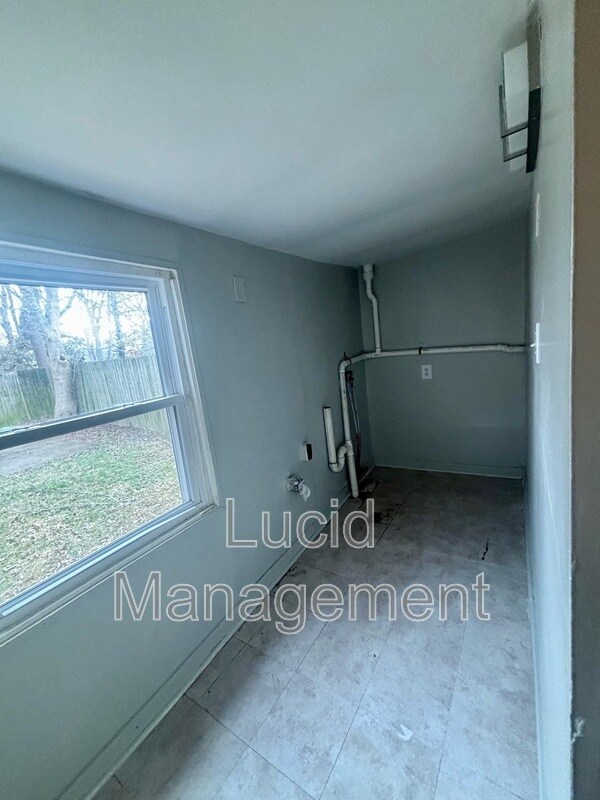 Building Photo - 4015 Parthenia Ave