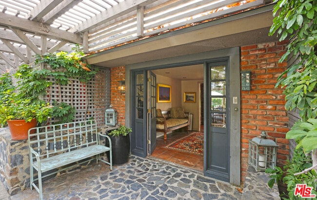 Building Photo - 2673 Mandeville Canyon Rd