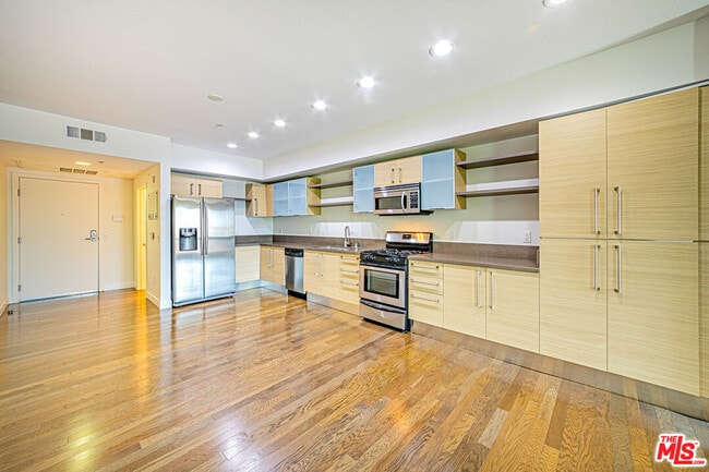 Building Photo - 1234 Wilshire Blvd