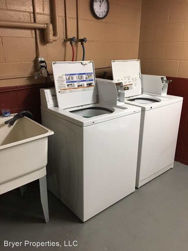 Building Photo - 107 Skyview Dr