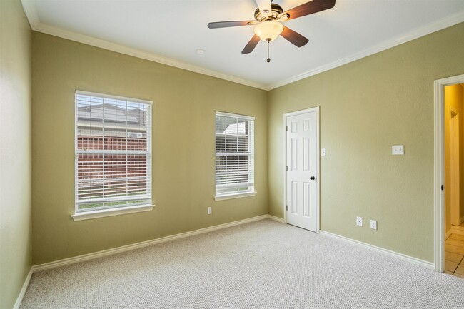 Building Photo - 117 White Feather Trail