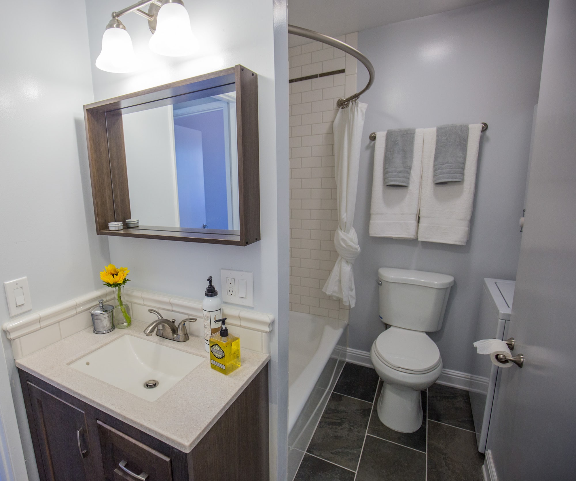 Bathroom. (Stacked washer/dryer far right.) - 652 N Marengo Avenue