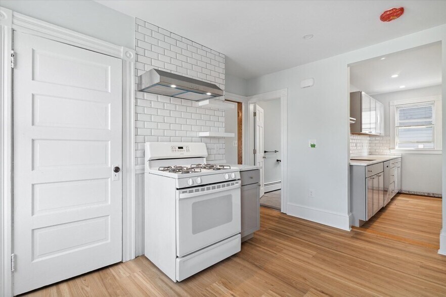 Building Photo - 3 Orchard St