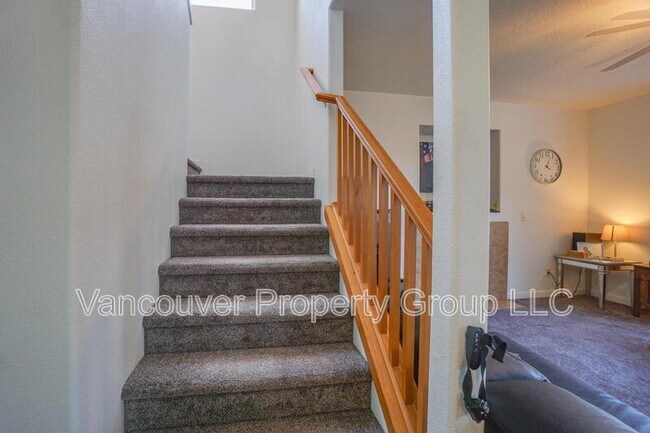 Building Photo - 6405 NE 87th Ave