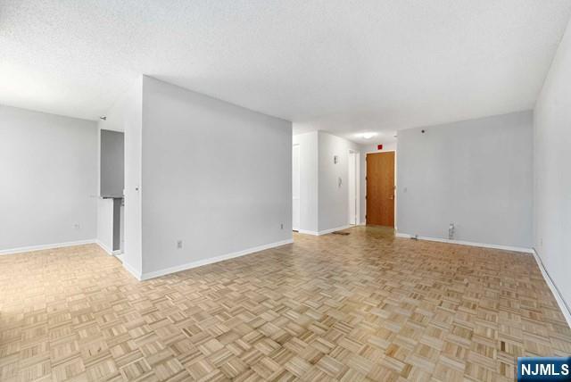 Building Photo - 100 Carlyle Dr