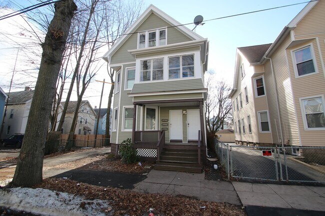 Building Photo - 168 Chatham St