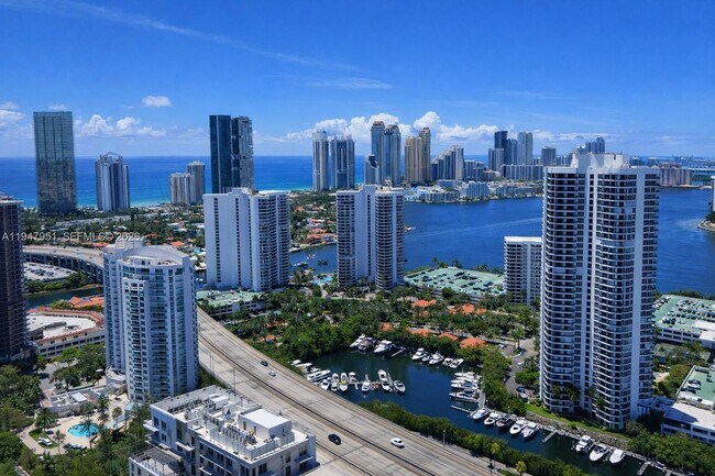 Building Photo - 19355 Turnberry Way