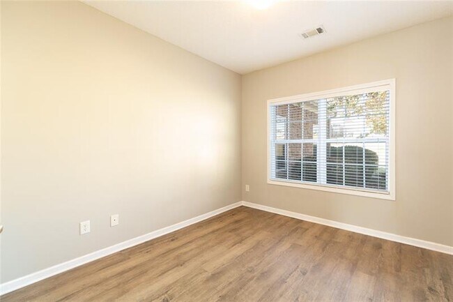 Building Photo - 300 McKendree Ct