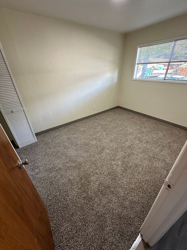 Building Photo - (474) 15th Street Apartments - 2 Bedroom /...