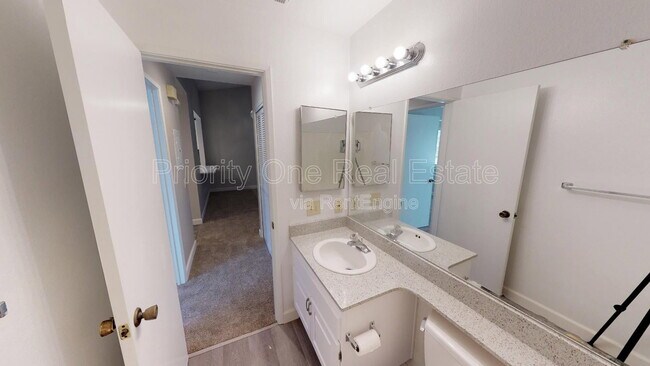 Building Photo - 2876 Englewood Way