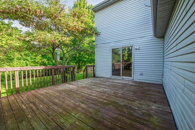 Building Photo - Lebanon- Beautiful 3 bed 2.5 bath home