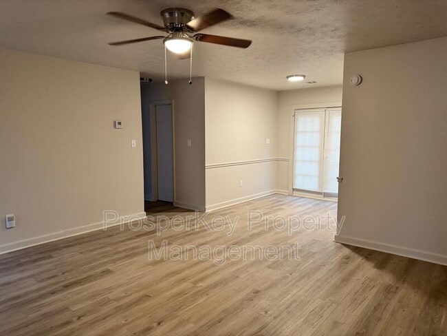 Building Photo - 1715 Scenic Dr