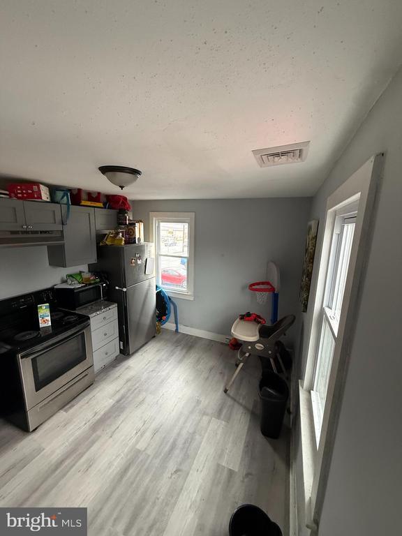 Building Photo - 178 N Broadway