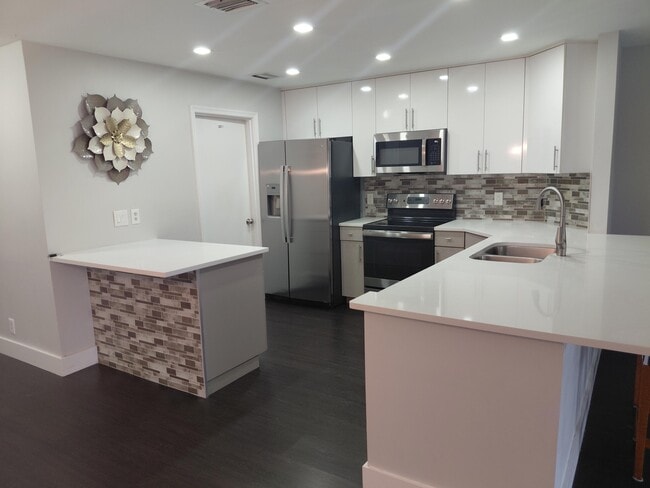 Building Photo - 2147 Discovery Cir W