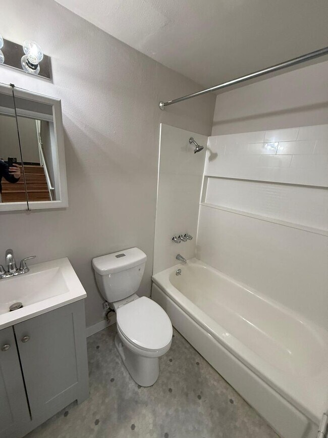 Building Photo - 3-Bedroom North Green Lake Townhouse-Style...