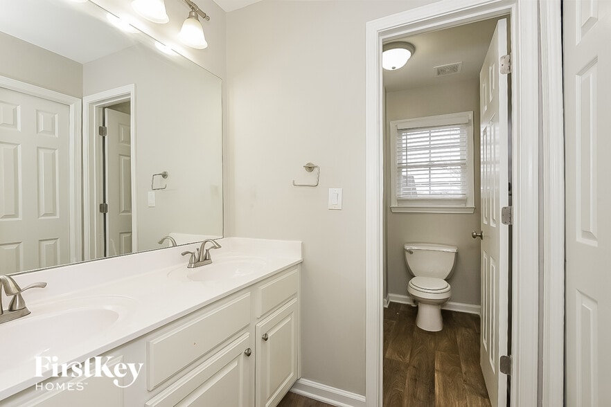 Building Photo - 112 Market Ln