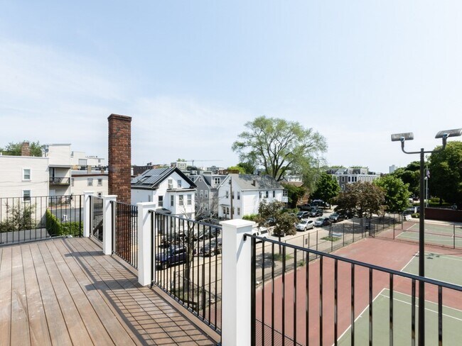 Building Photo - 625 Dorchester Ave
