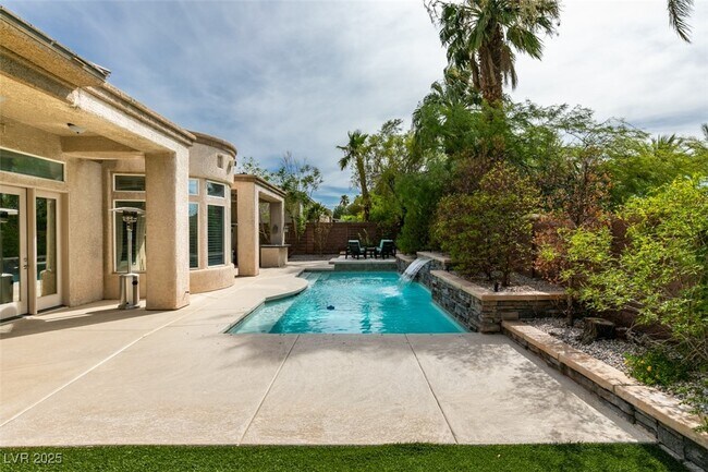 Building Photo - 1704 Cypress Manor Dr