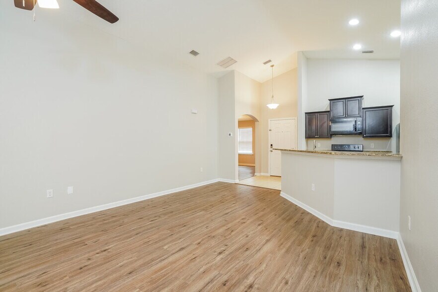 Building Photo - 3229 Hidden Meadows Ct