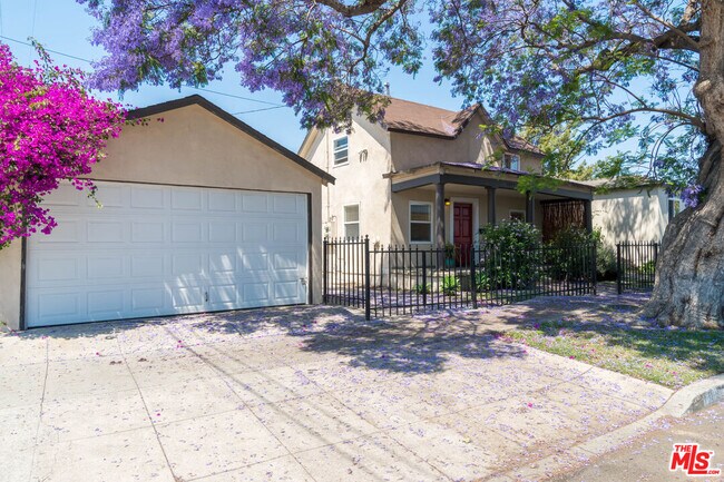 Building Photo - 1809 W 37th Pl