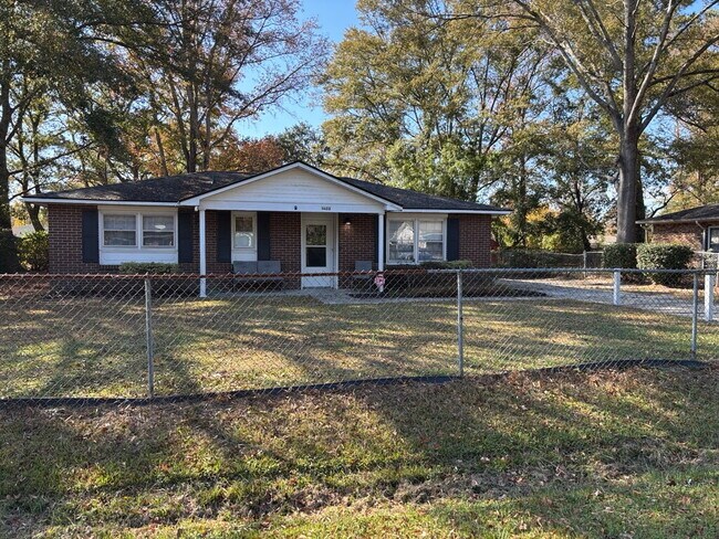 Building Photo - 4411 Donwood Dr