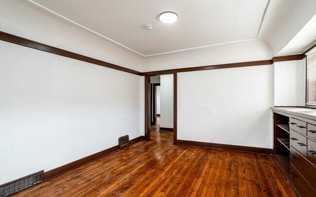 Building Photo - 2548 N 38th St