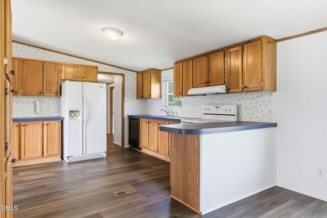 Building Photo - 1385 Live Oak Rd